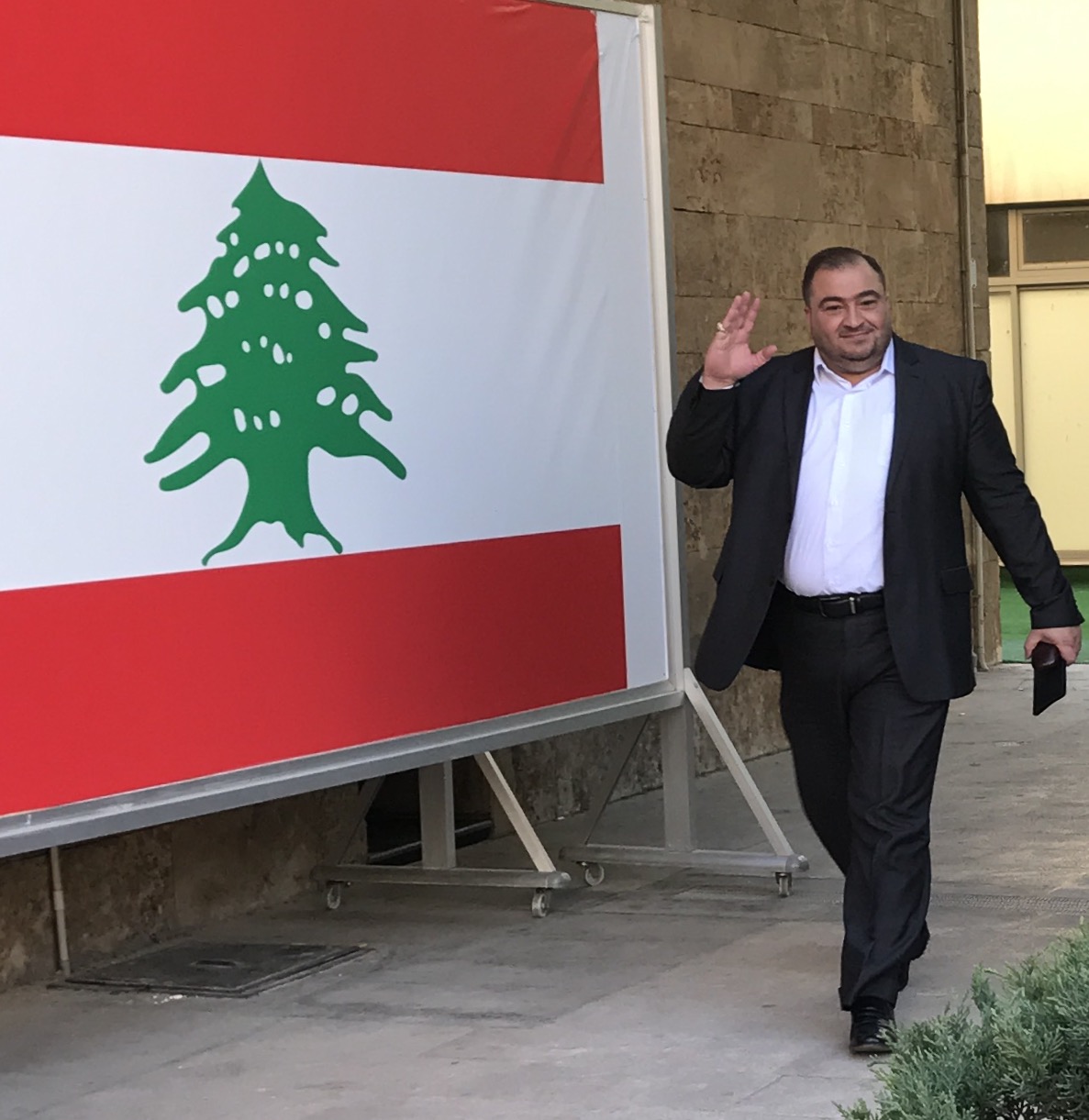المشهد السياسي ملبد وغيومه تذكرنا عشية اقرار القرار 1559