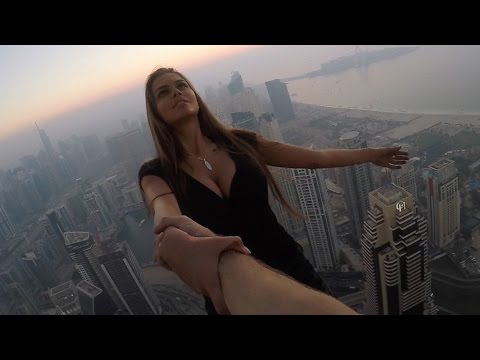 إستدعاء الشرطة الإماراتية للعارضة الروسية