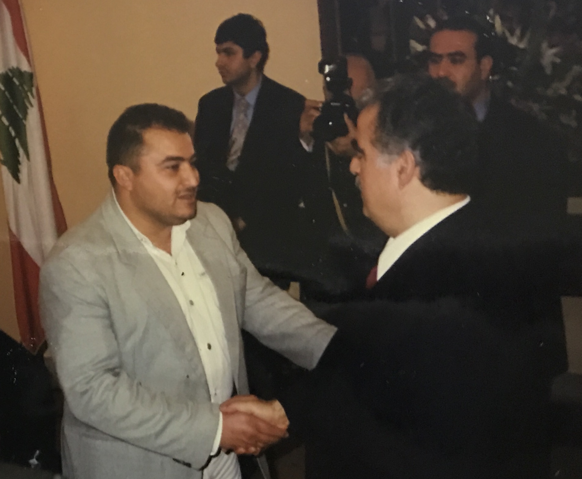 رفيق الحريري حي يرزق