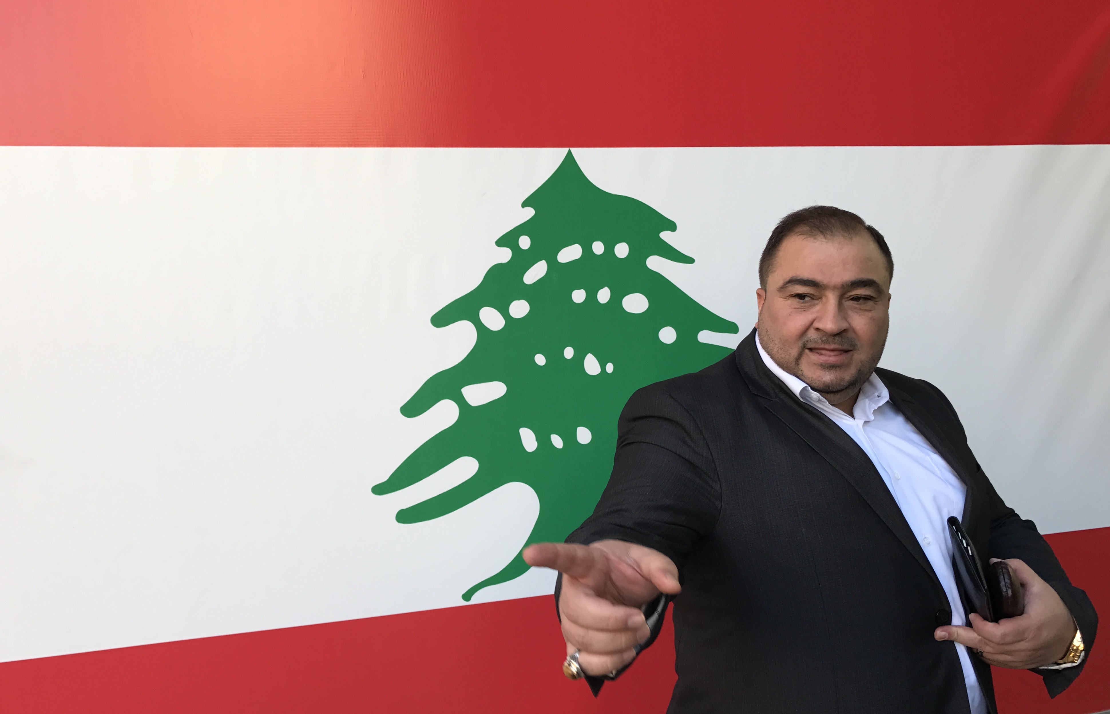غازي كنعان حي يرزق