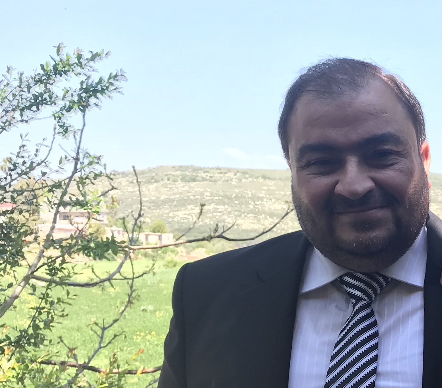 الشيخ طلال الأسعد يهنيء الناجحين ويثني على زويهم التوفيق والإزدهار
