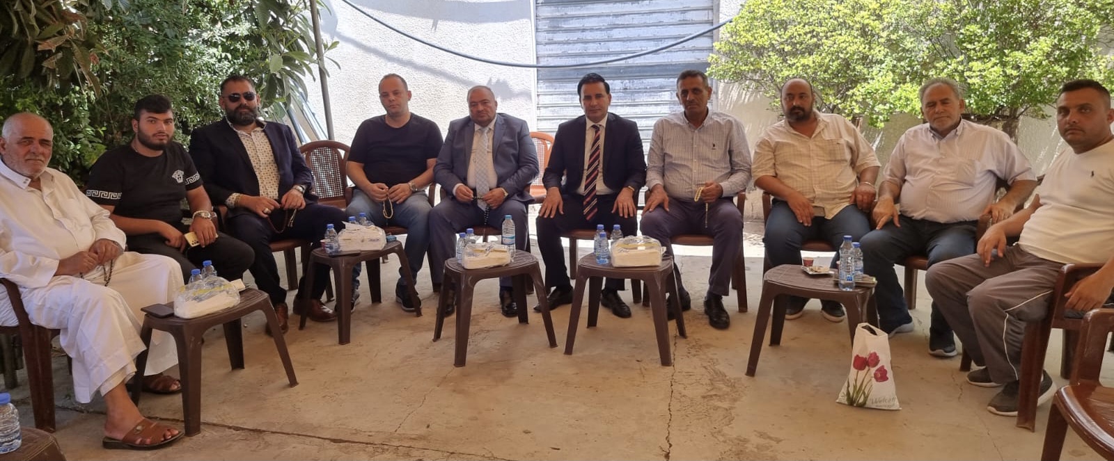 المقاwمه لا يمكن أن يجرها بعض الموتورين والمأجورين الى حيث يريدون مؤكداً بأنها ستبقى صمام أمان لوحدة لبنان والدفاع عن اراضيه كاملةً .