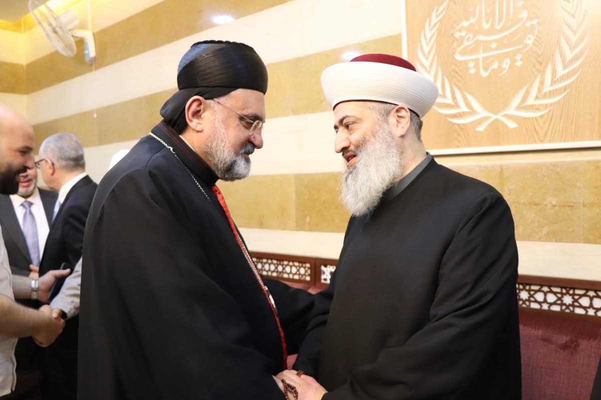 المفتي زكريا يستقبل وفود المهنئين بعيد الفطر في دار الإفتاء بعكار