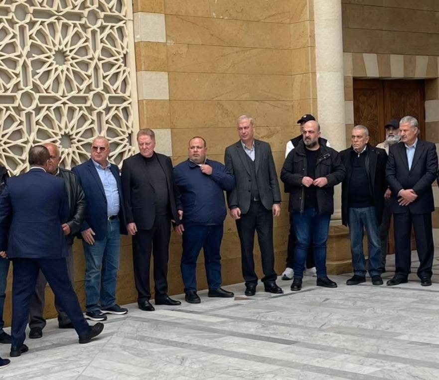 الشيخ طلال الأسعد مشاركاً  رئيس التيار العربي شاكر برجاوي بوفاة والده في بيروت